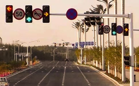 梦见红绿灯过马路
