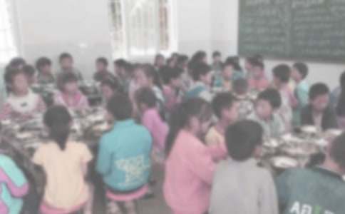 梦见死去的父亲和全家吃饭