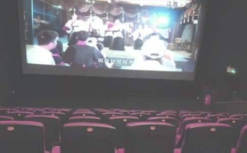 梦见电影院很多人