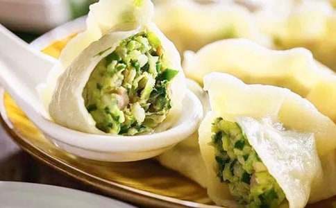 梦见很多人在吃饺子