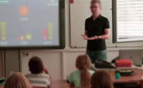 与老师之间的故事作文[优秀]