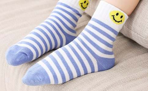 梦见脱袜子很臭