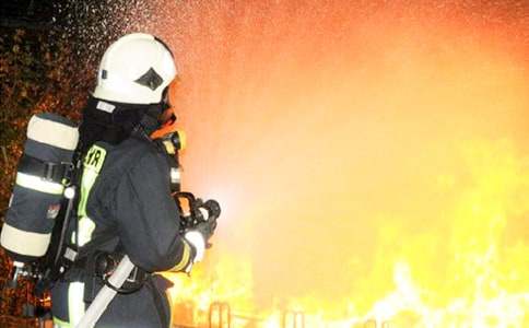 生活中的消防员中班社会教案