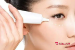  正确使用眼霜的方法